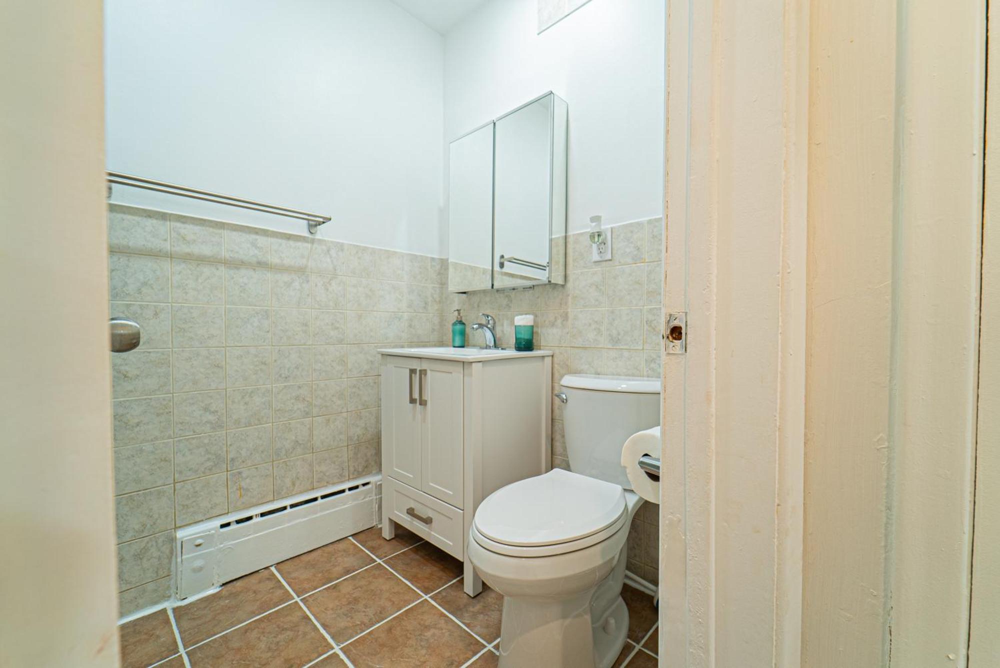 Quiet & Comfortable Double Private Room, Free Parking Торонто Экстерьер фото