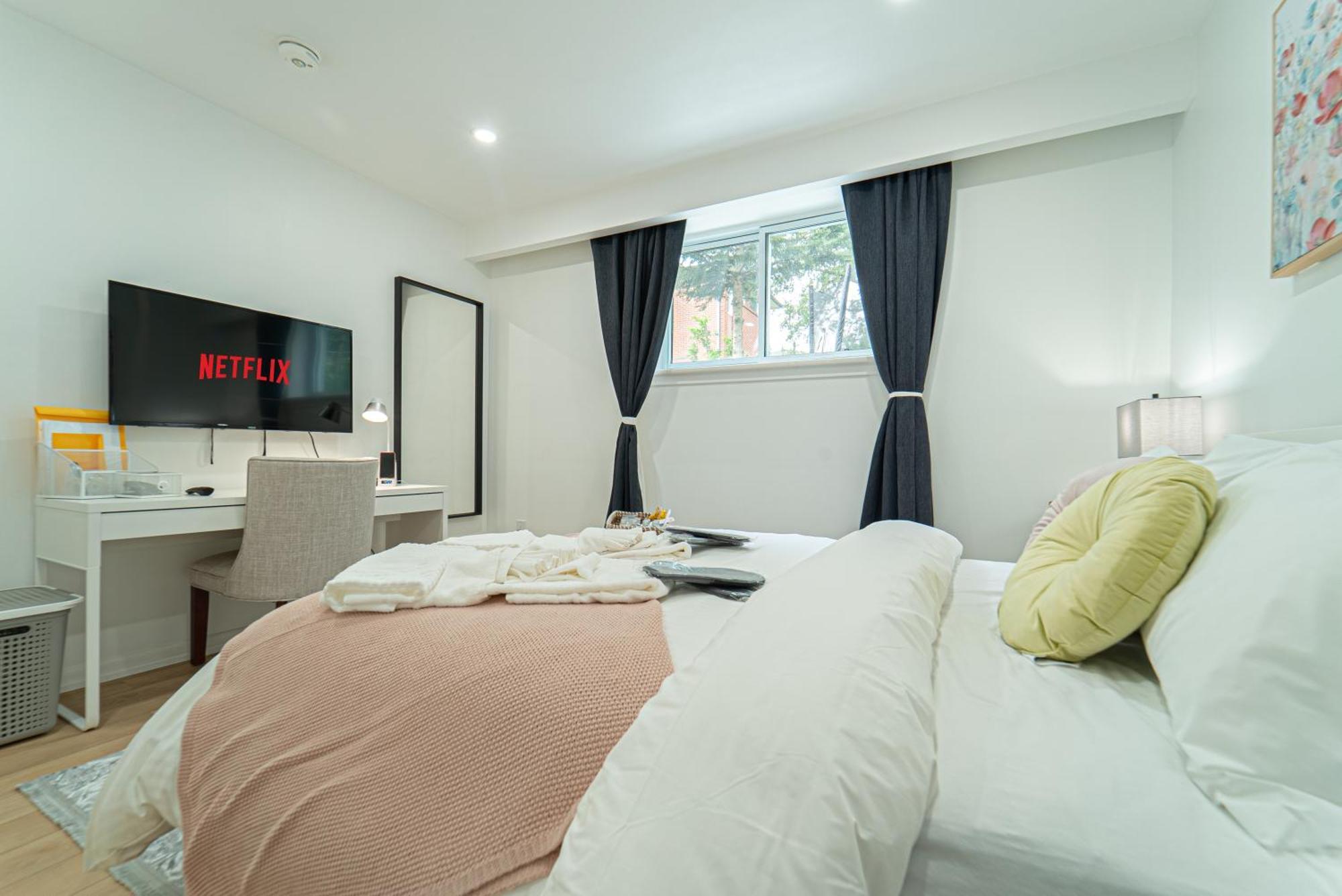 Quiet & Comfortable Double Private Room, Free Parking Торонто Экстерьер фото
