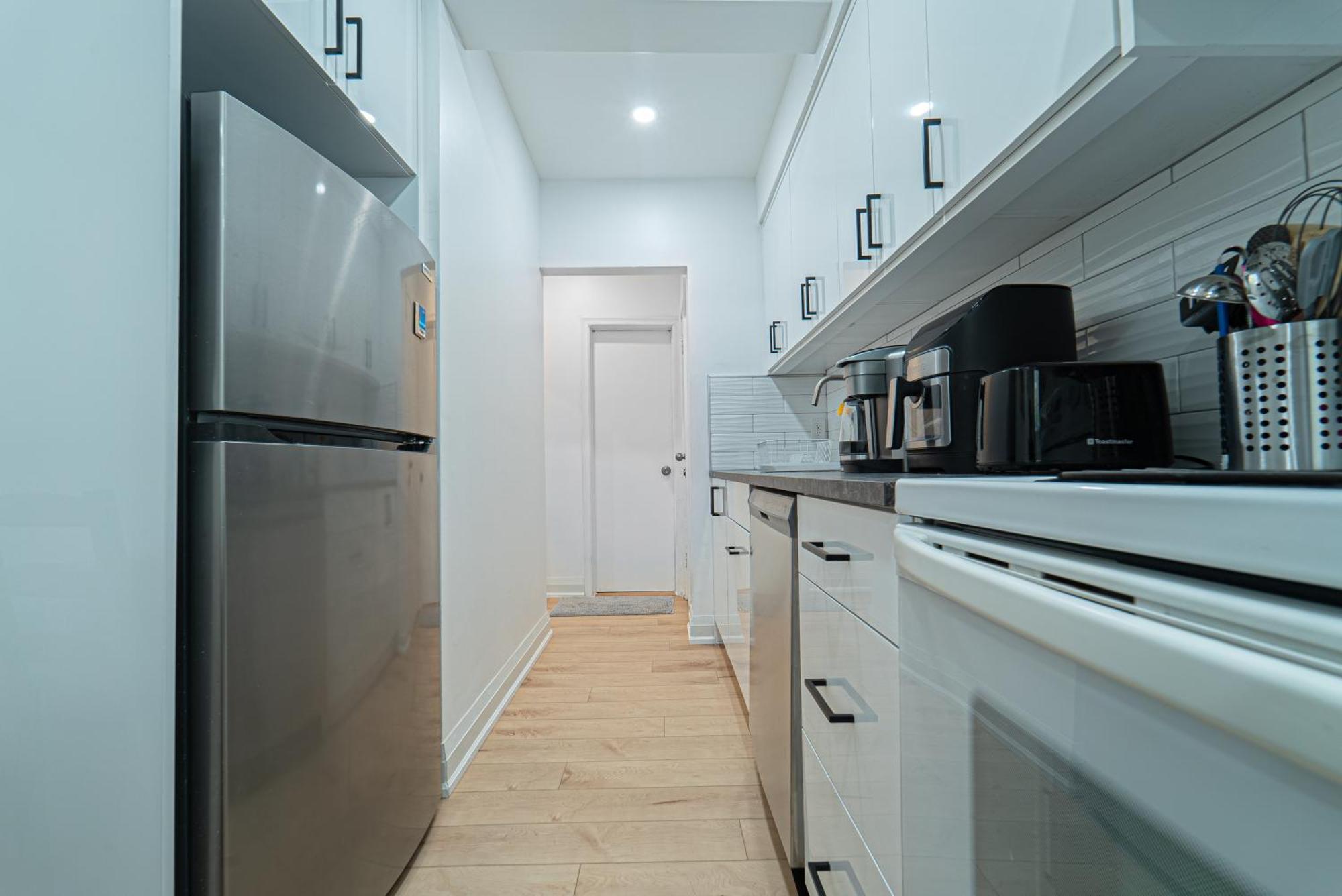 Quiet & Comfortable Double Private Room, Free Parking Торонто Экстерьер фото