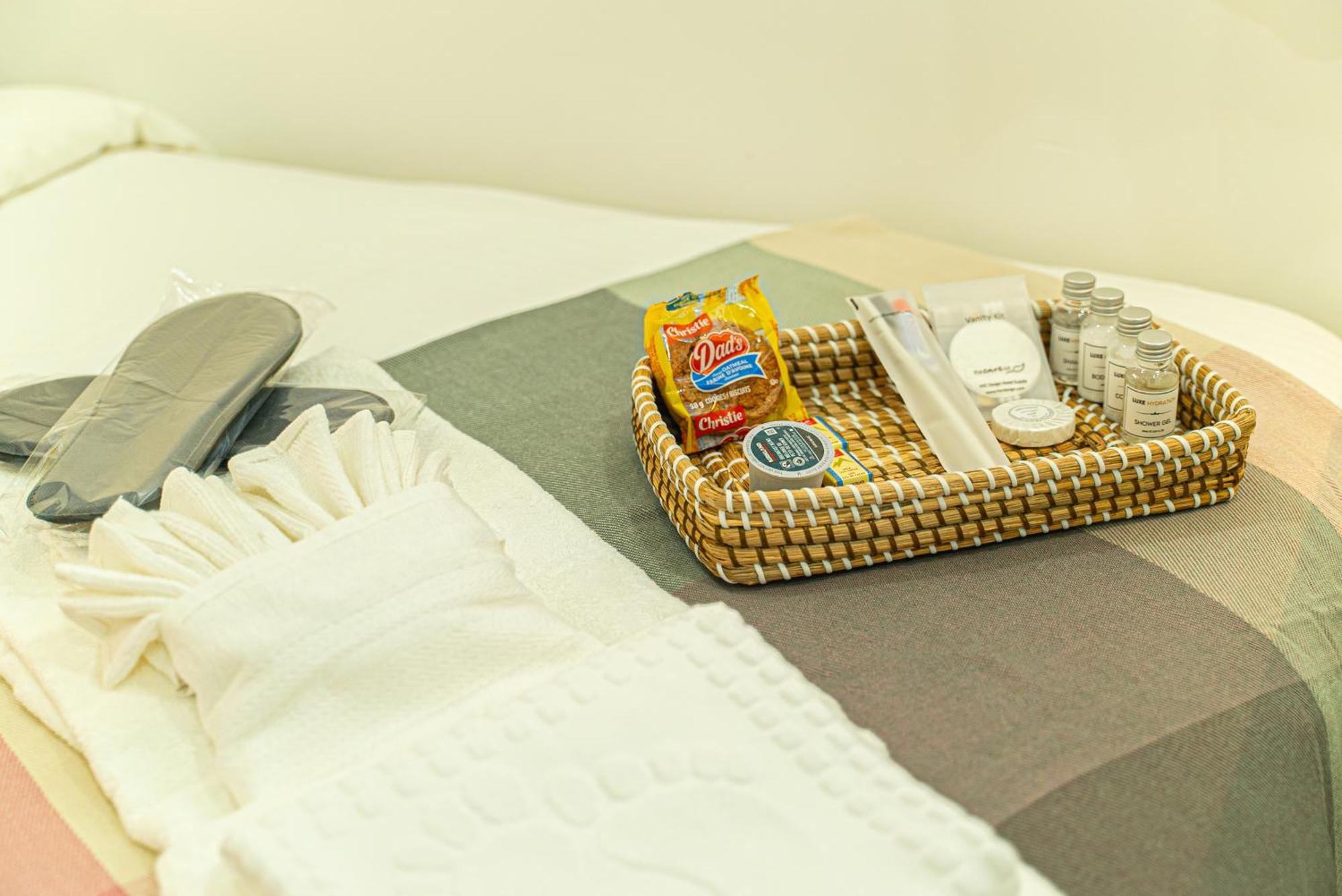 Quiet & Comfortable Double Private Room, Free Parking Торонто Экстерьер фото